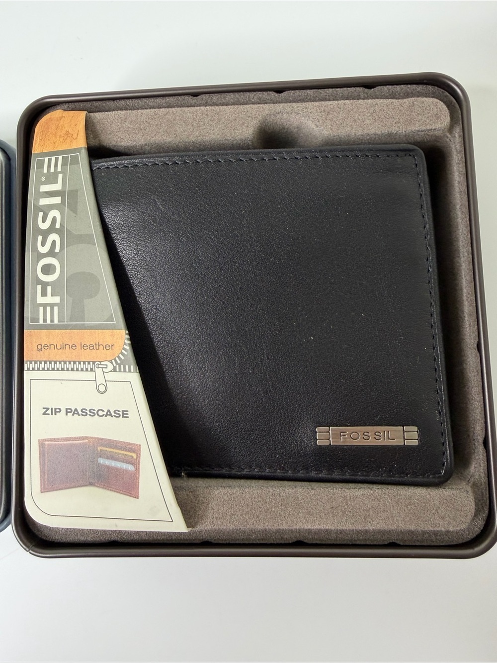 Fossil Men's Black Genuine Leather Zip Passcase Wallet NIB